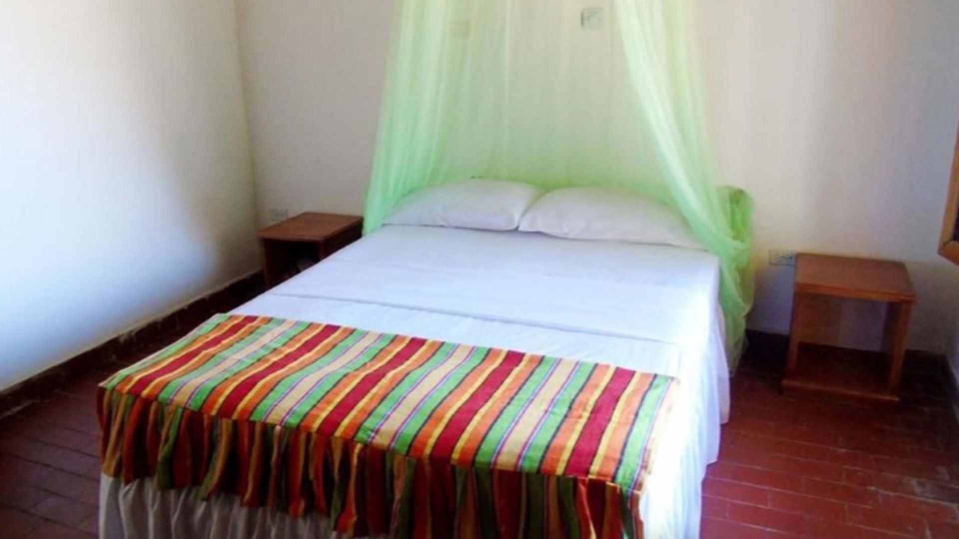 Hotel Eco Erizos 2*